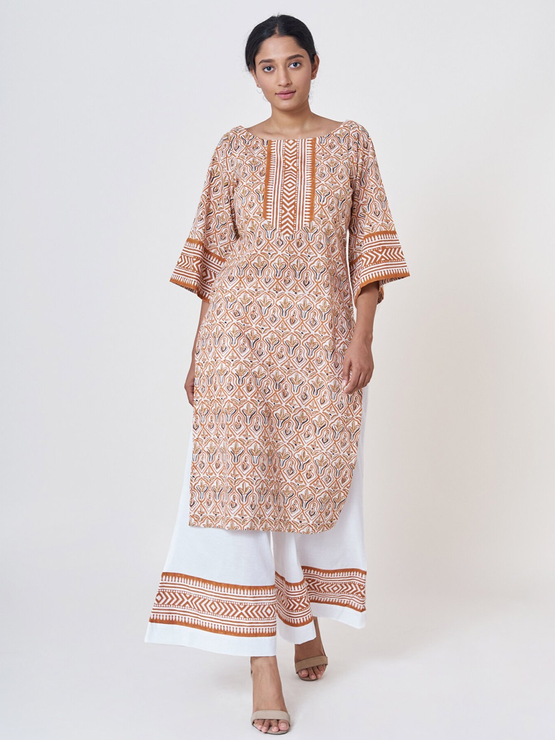 

SHRINKHLA Women Brown & White Ethnic Motifs Printed Kurta