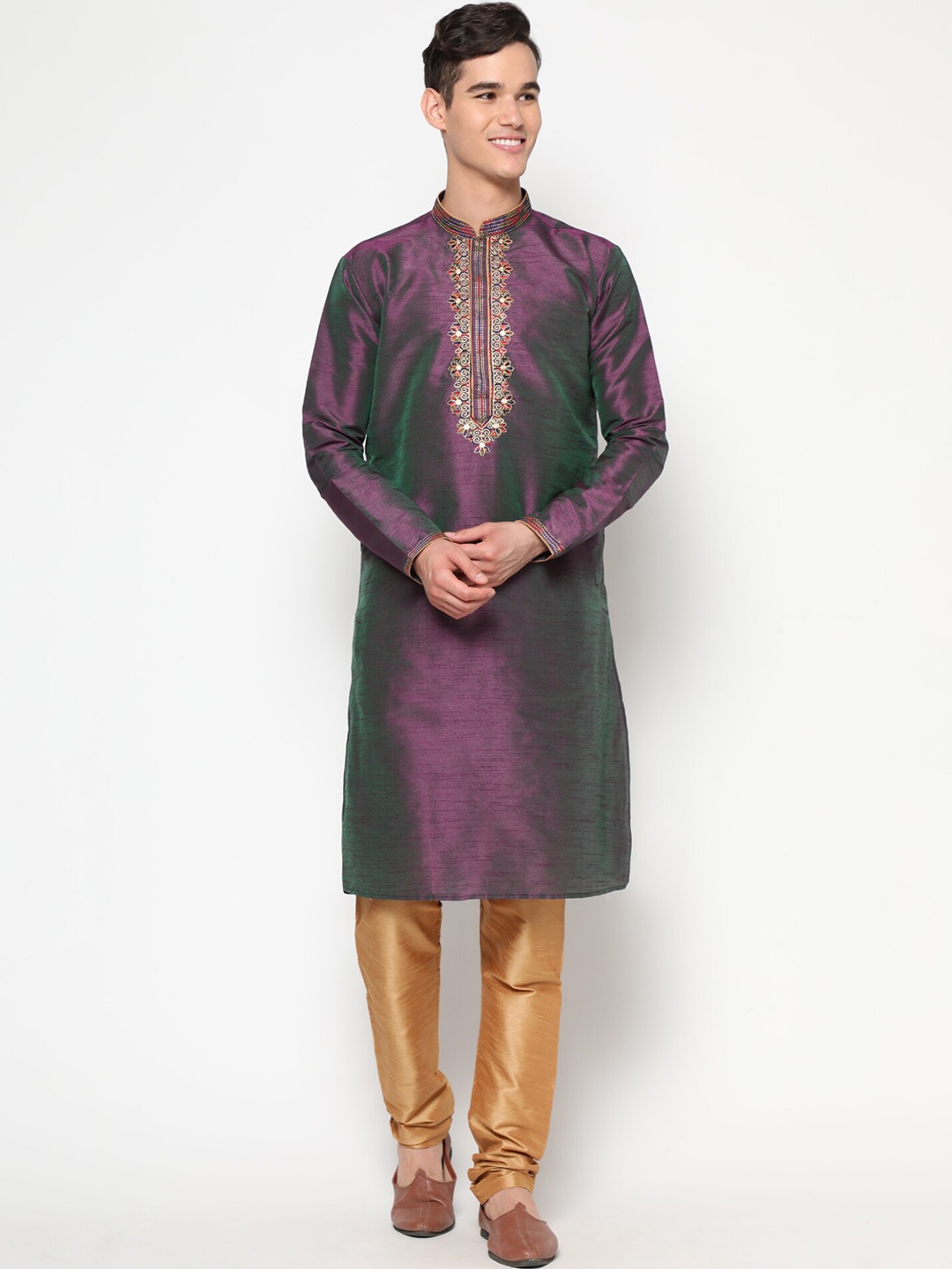 

GoStyle Men Purple Embroidered Pure Cotton Kurta with Churidar