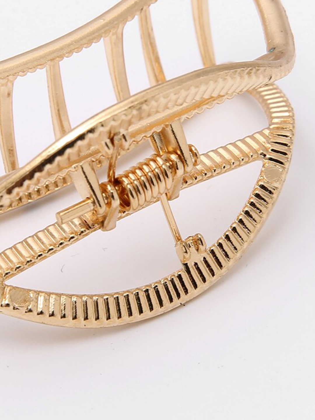 

VAGHBHATT Women Pack of 2 Gold-Toned Claw Clips