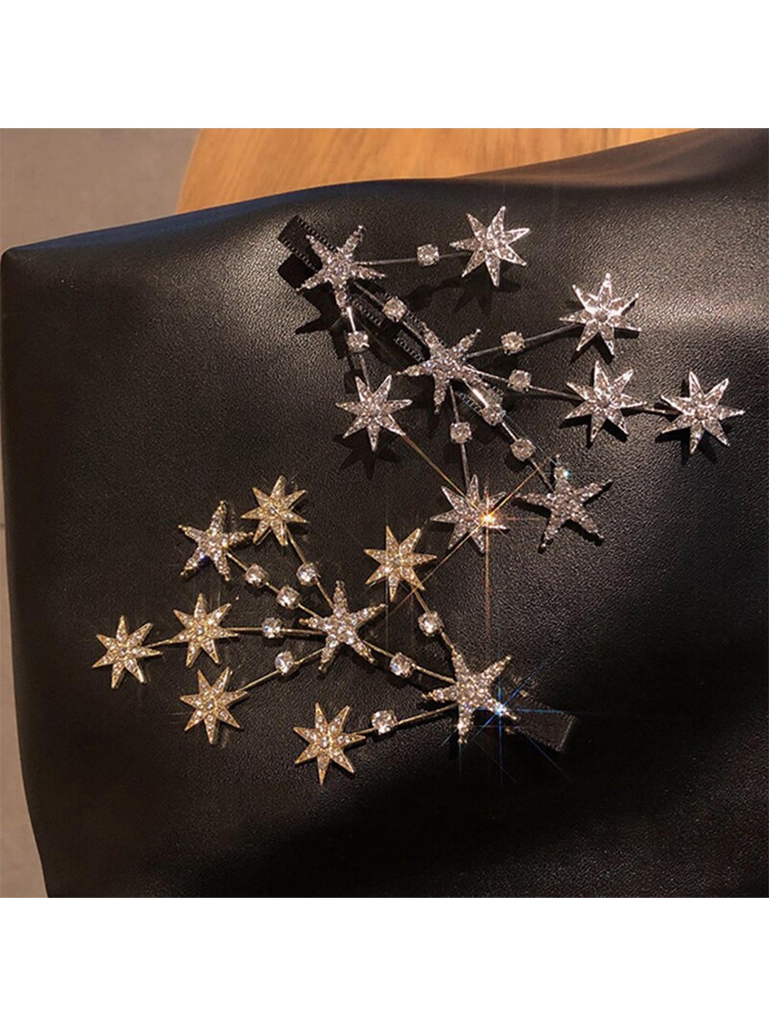 

VAGHBHATT Women Black & Silver-Toned Rhinestone Design Alligator Hair Clip Pack Of 2