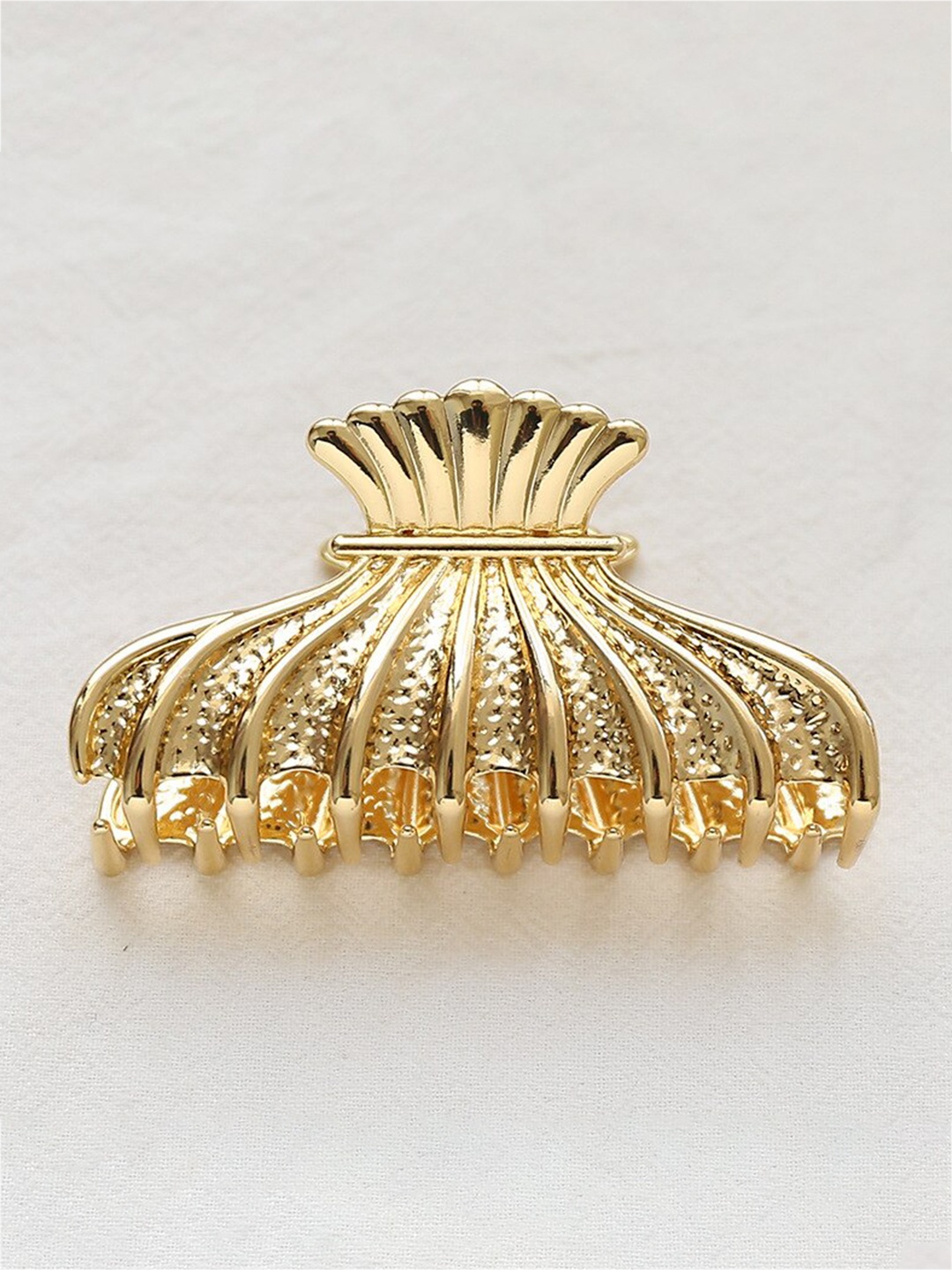 

VAGHBHATT Women Gold-Toned Set of 3 Claw Clip