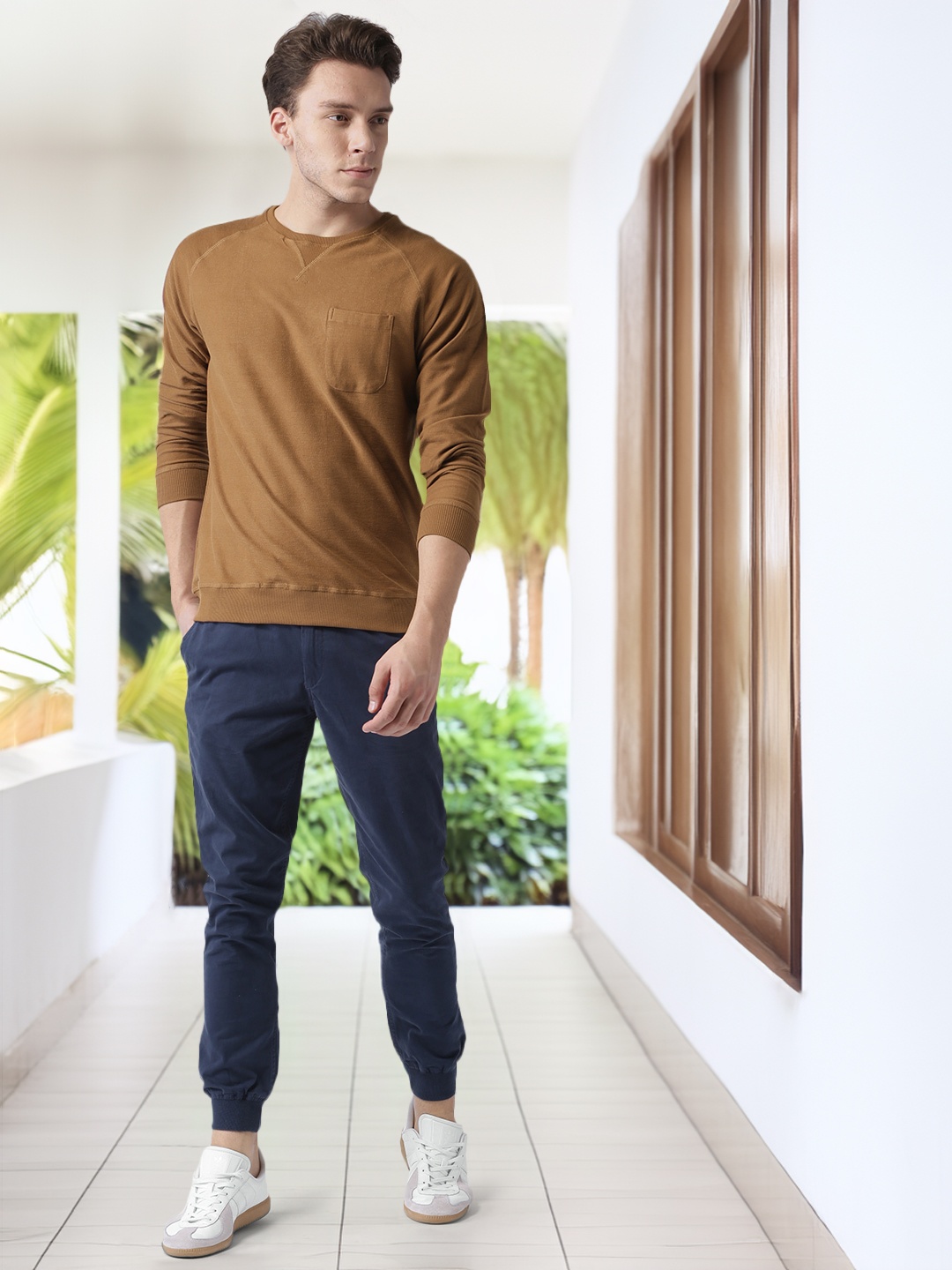 

Mast & Harbour Men Brown Solid Sweatshirt