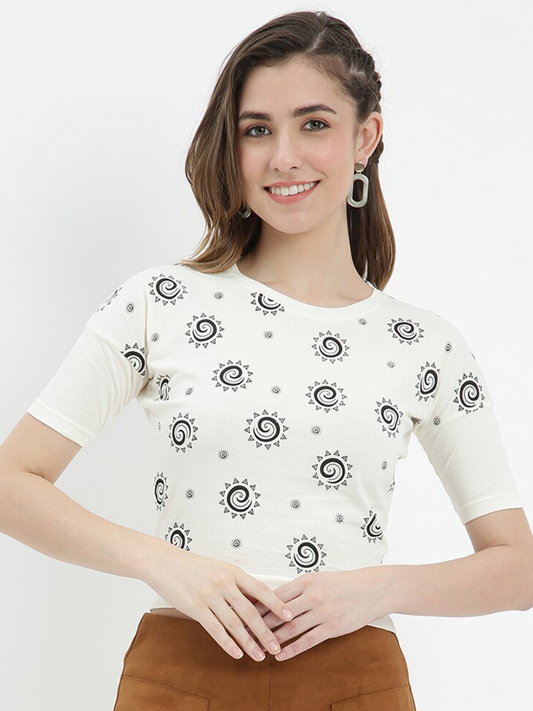

V2 Value & Variety Women White & Black Printed Pure Cotton Slim Fit T-shirt
