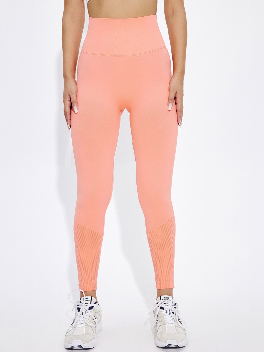 

URBANIC Women Orange Solid Tights
