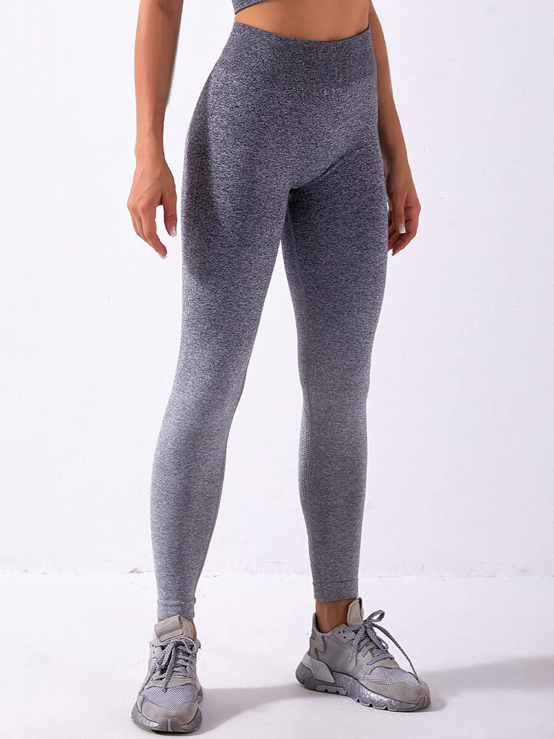 

URBANIC Women Grey Solid Tights