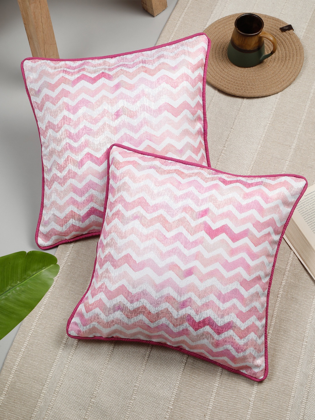 

ROSARA HOME Unisex Magenta Cushion Covers