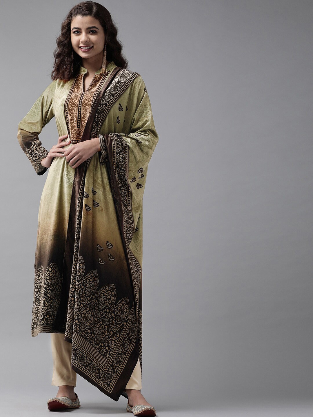 

Libas Women Green Ethnic Motifs Velvet Kurta with Trousers & With Dupatta