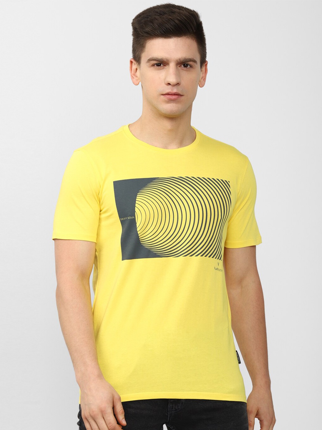 

V Dot Men Yellow Printed Cotton Slim Fit T-shirt