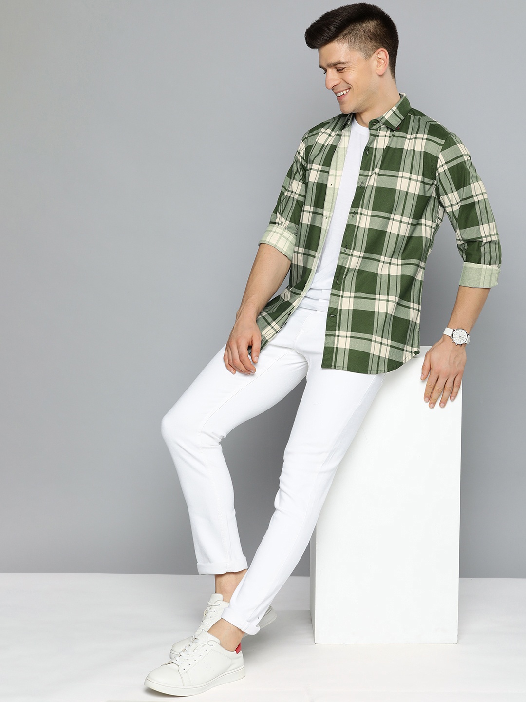 

Mast & Harbour Men Green & Cream-Coloured Pure Cotton Windowpane Checked Casual Shirt