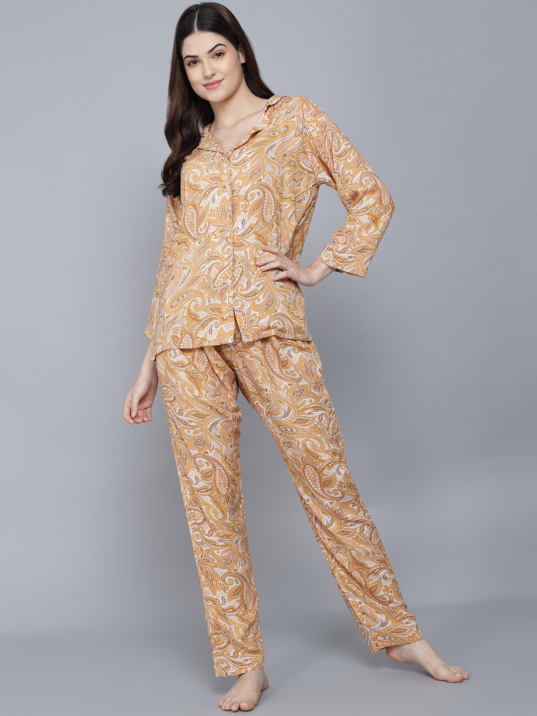 

SEPHANI Women Mustard & Beige Printed Night suit