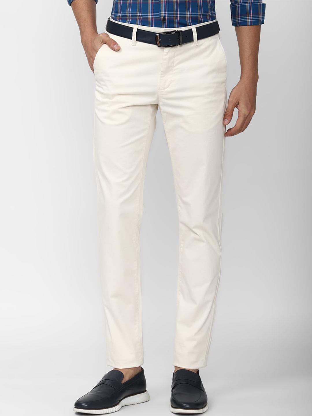 

Van Heusen Sport Men Cream-Coloured Slim Fit Cotton Trousers