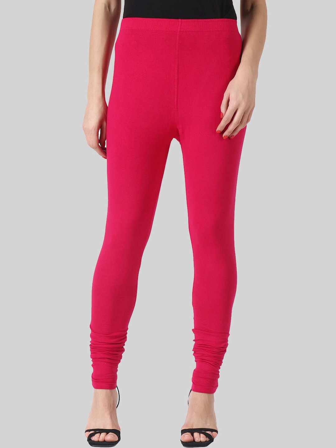 

SAUNDARYA Women Magenta Solid Churidar-Length Leggings