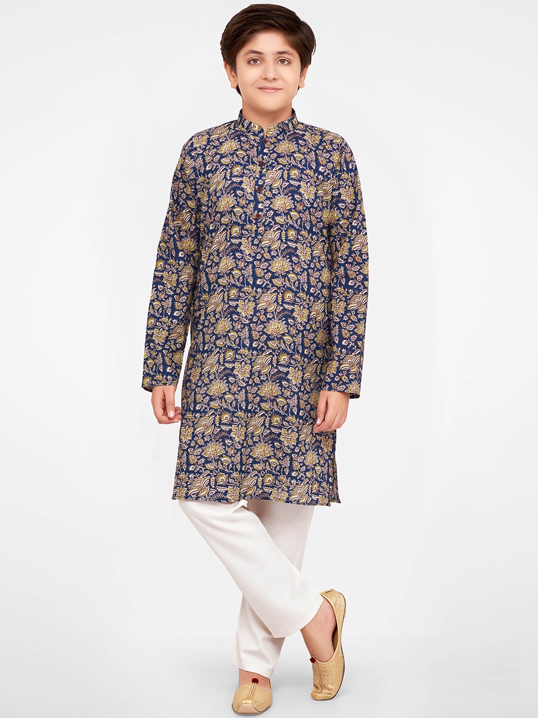 

Jeetethnics Boys Blue Ethnic Motifs Printed Kurta with Churidar