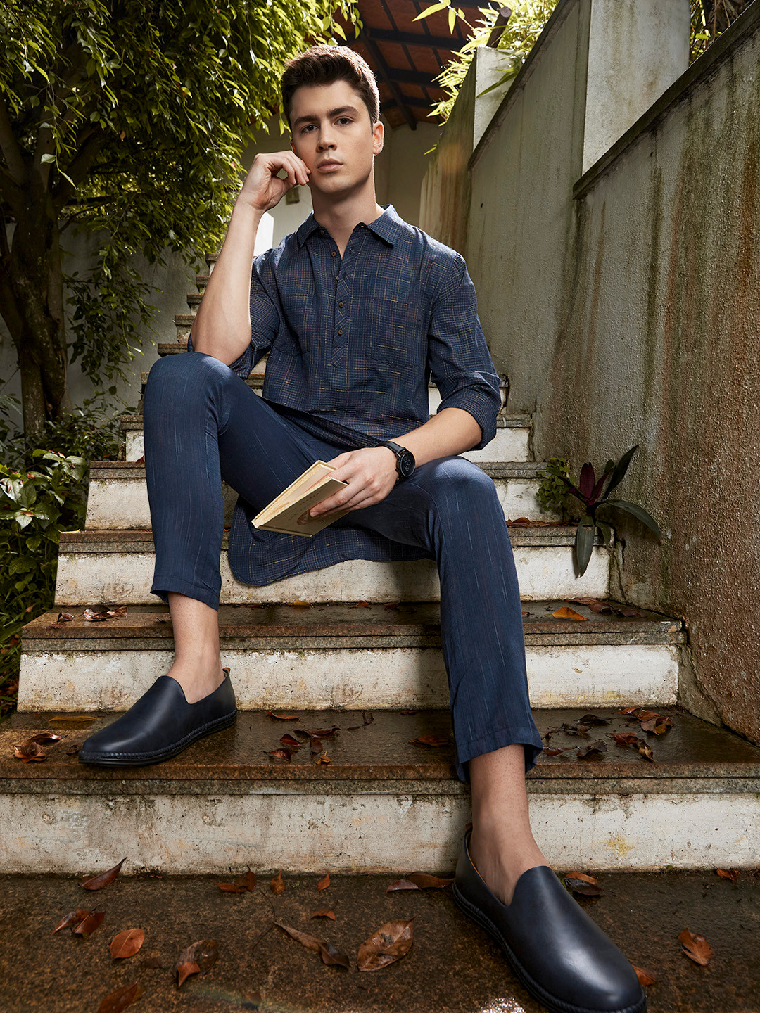 

Anouk Men Navy Blue Checked Shirt-Collar Kurta with Trousers