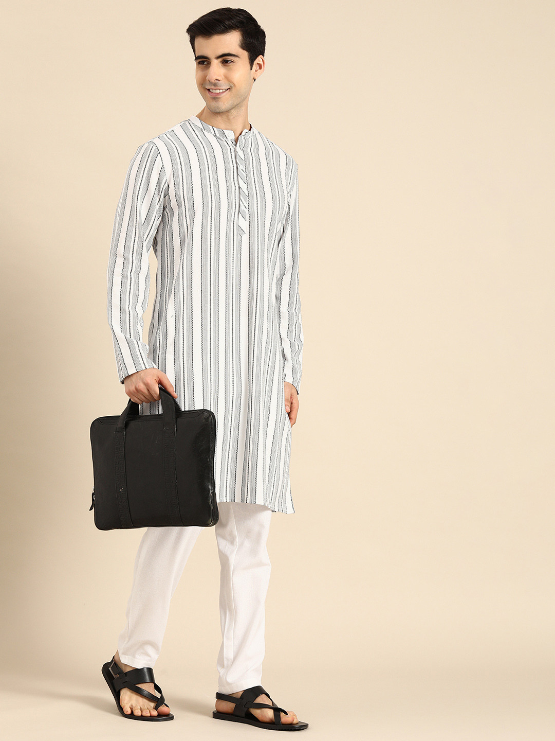 

Anouk Men White Geometric Printed Kurta with White Pyjamas