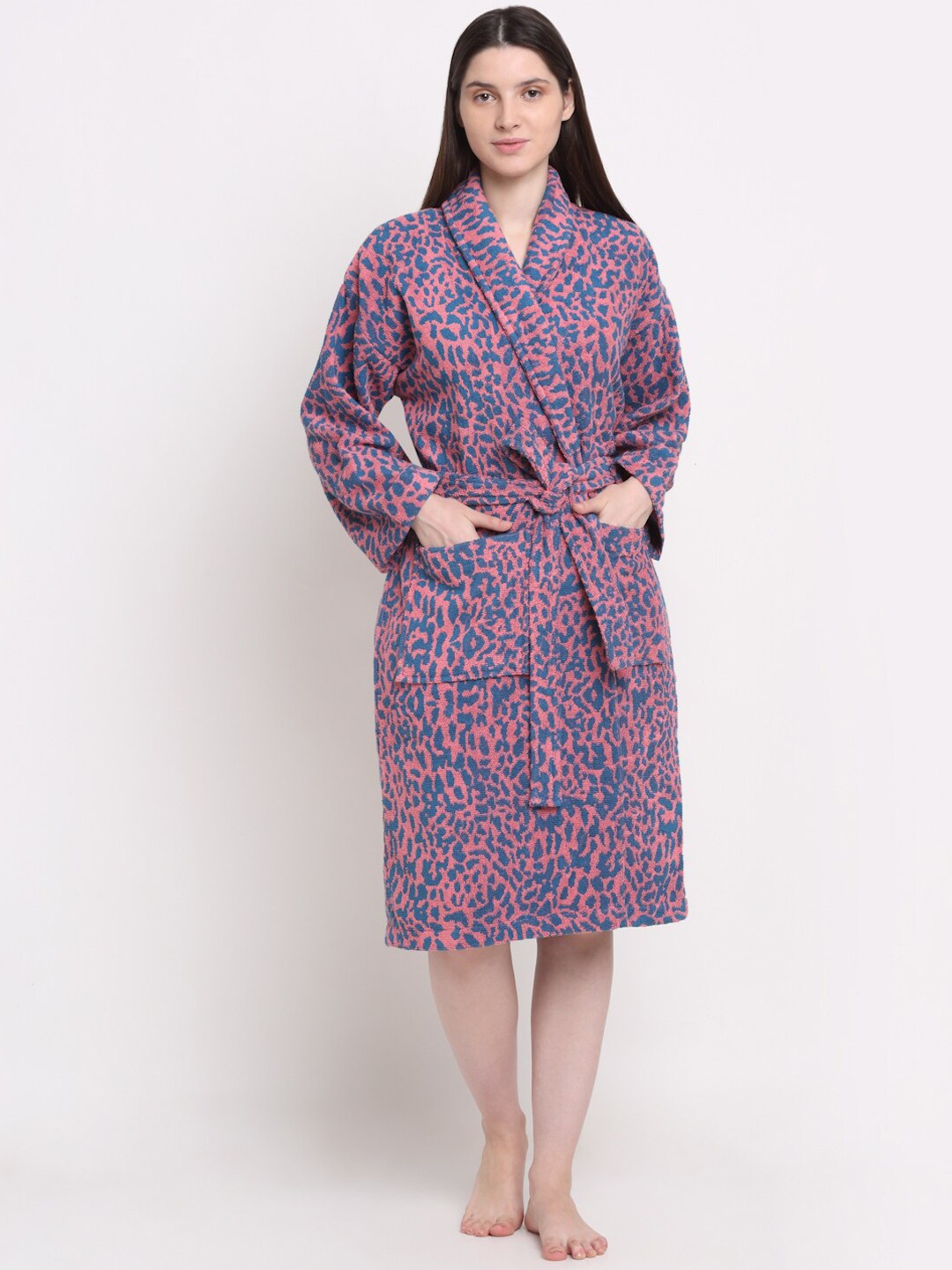 

Creeva Women Pink & Blue Printed Bath Robe