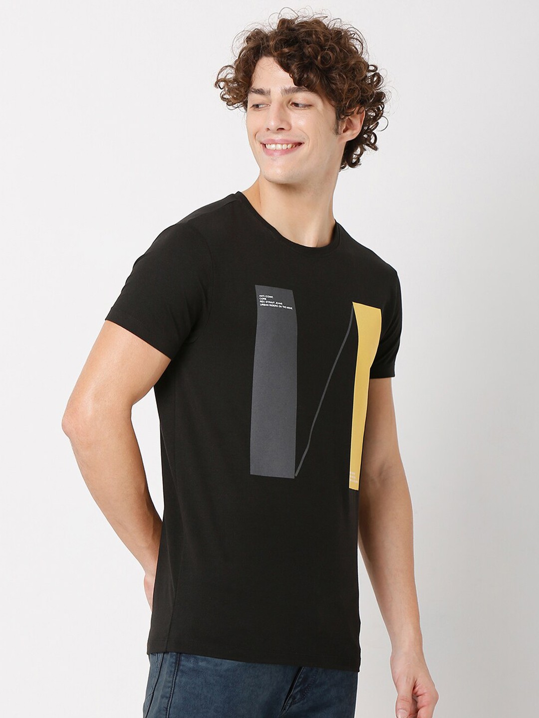 

Rex Straut Jeans Men Black Printed Slim Fit T-shirt