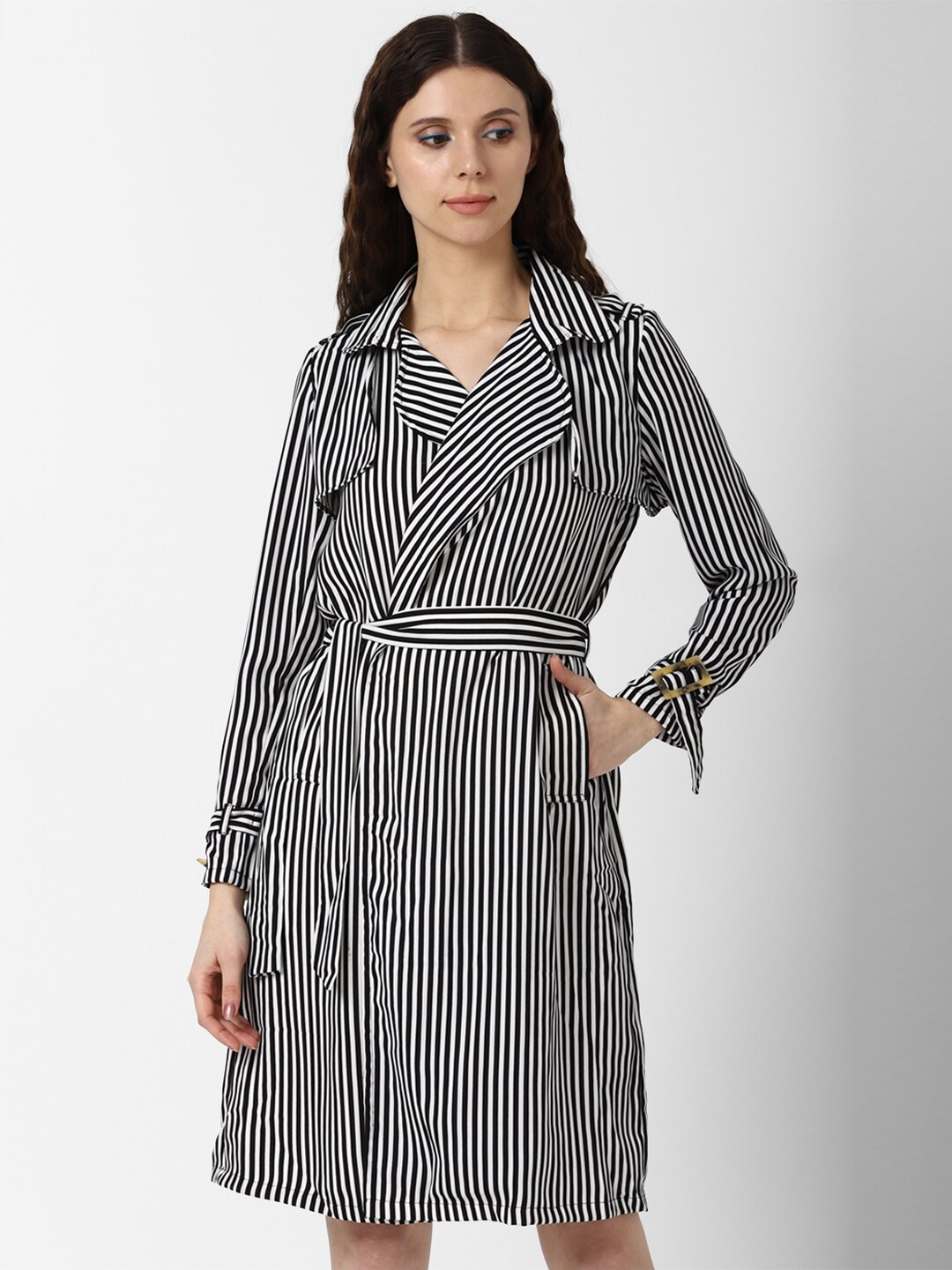 

FOREVER 21 Black And White Striped Wrap Top