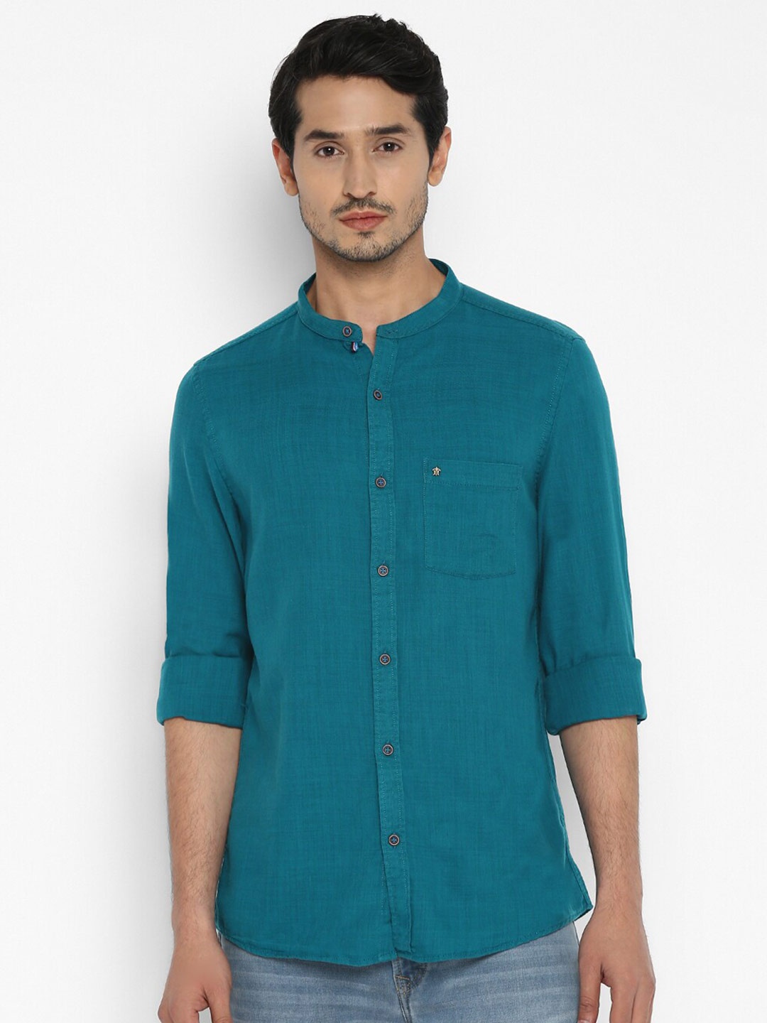 

Turtle Men Blue Slim Fit Casual Shirt