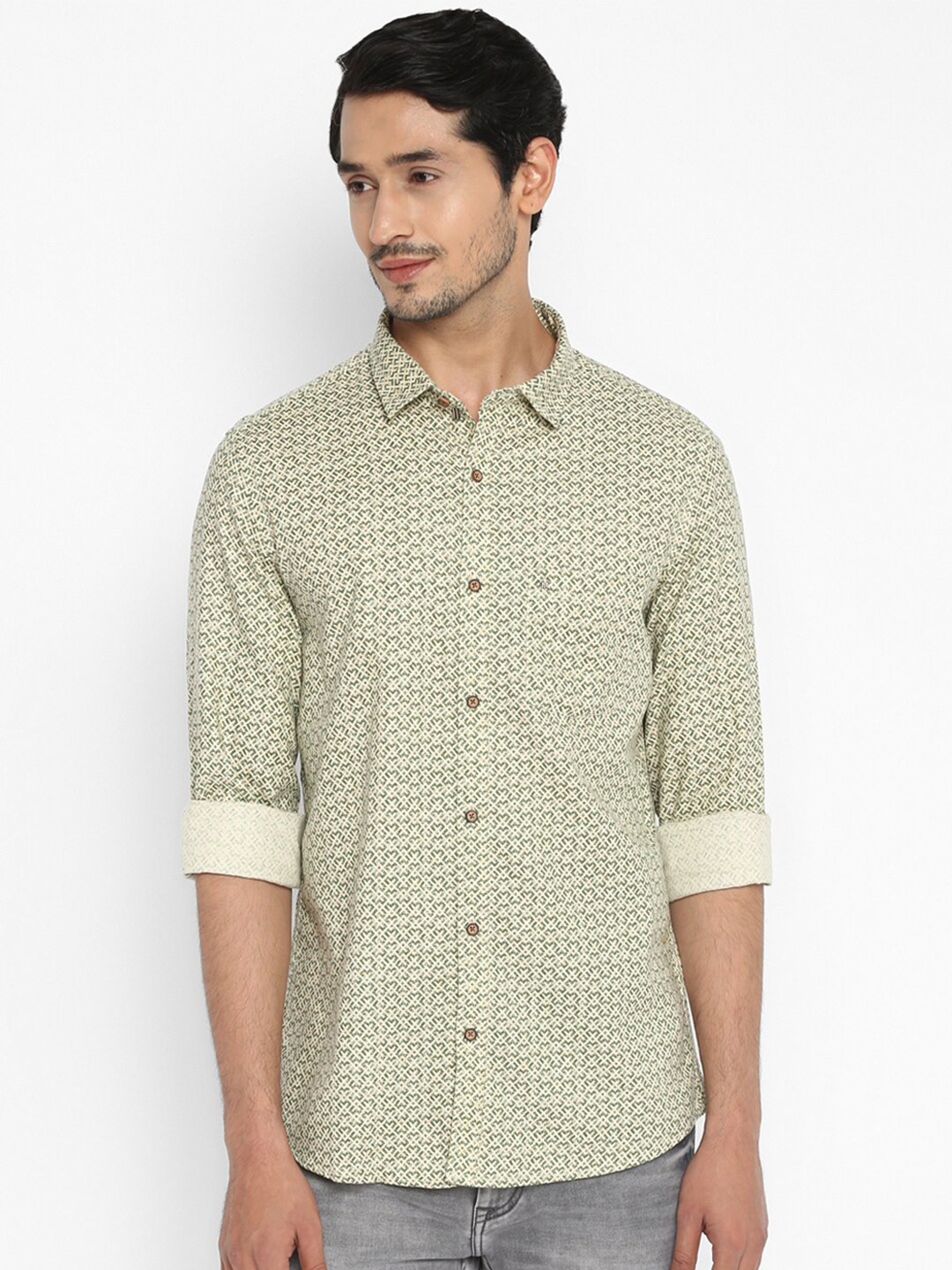 

Turtle Men Cream Coloured Slim Fit Printed Casual Shirt
