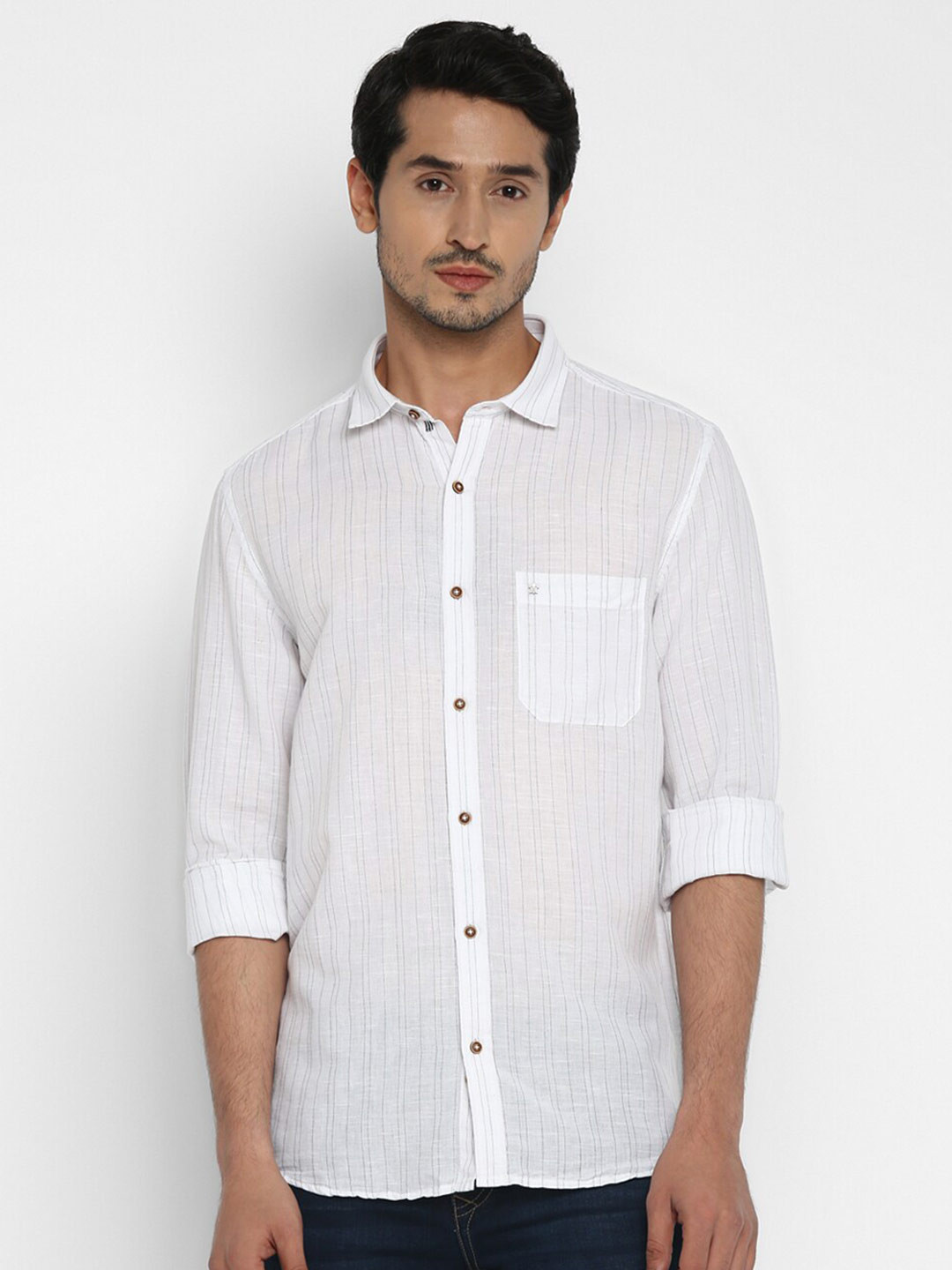 

Turtle Men White Slim Fit Striped Casual Shirt