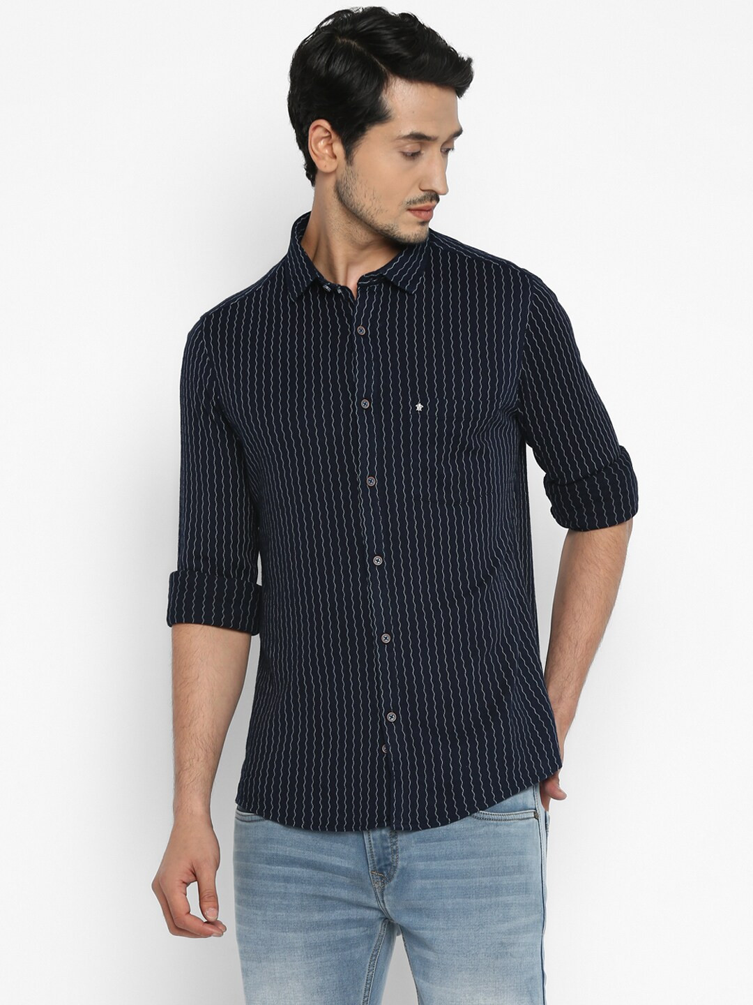 

Turtle Men Navy Blue Skinny Fit Striped Casual Shirt