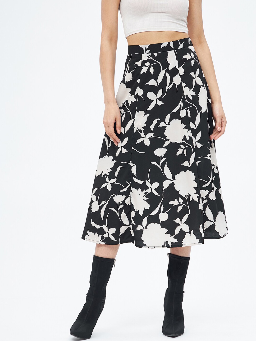 

Harpa Women Black & White Floral Printed A-Line Skirt