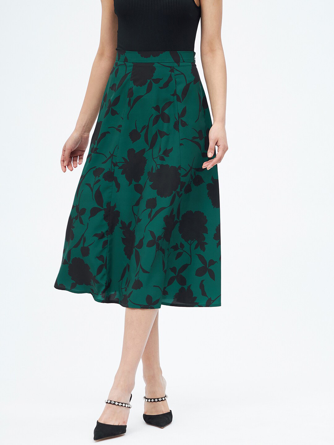 

Harpa Women Green & Black Floral-Printed A-Line Knee-Length Skirt
