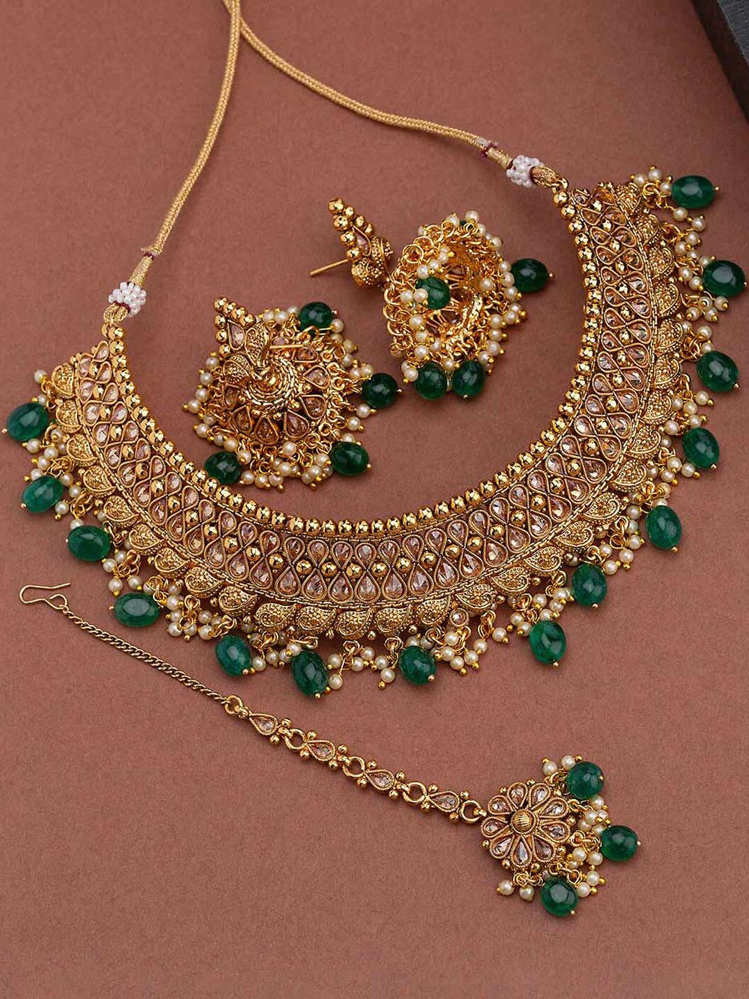 

Studio Voylla Gold-Toned & Green Beaded Jewellery Set