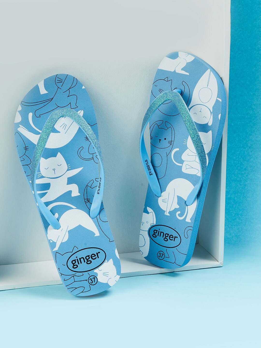

Ginger by Lifestyle Women Blue & White Printed Rubber Thong Flip-Flops
