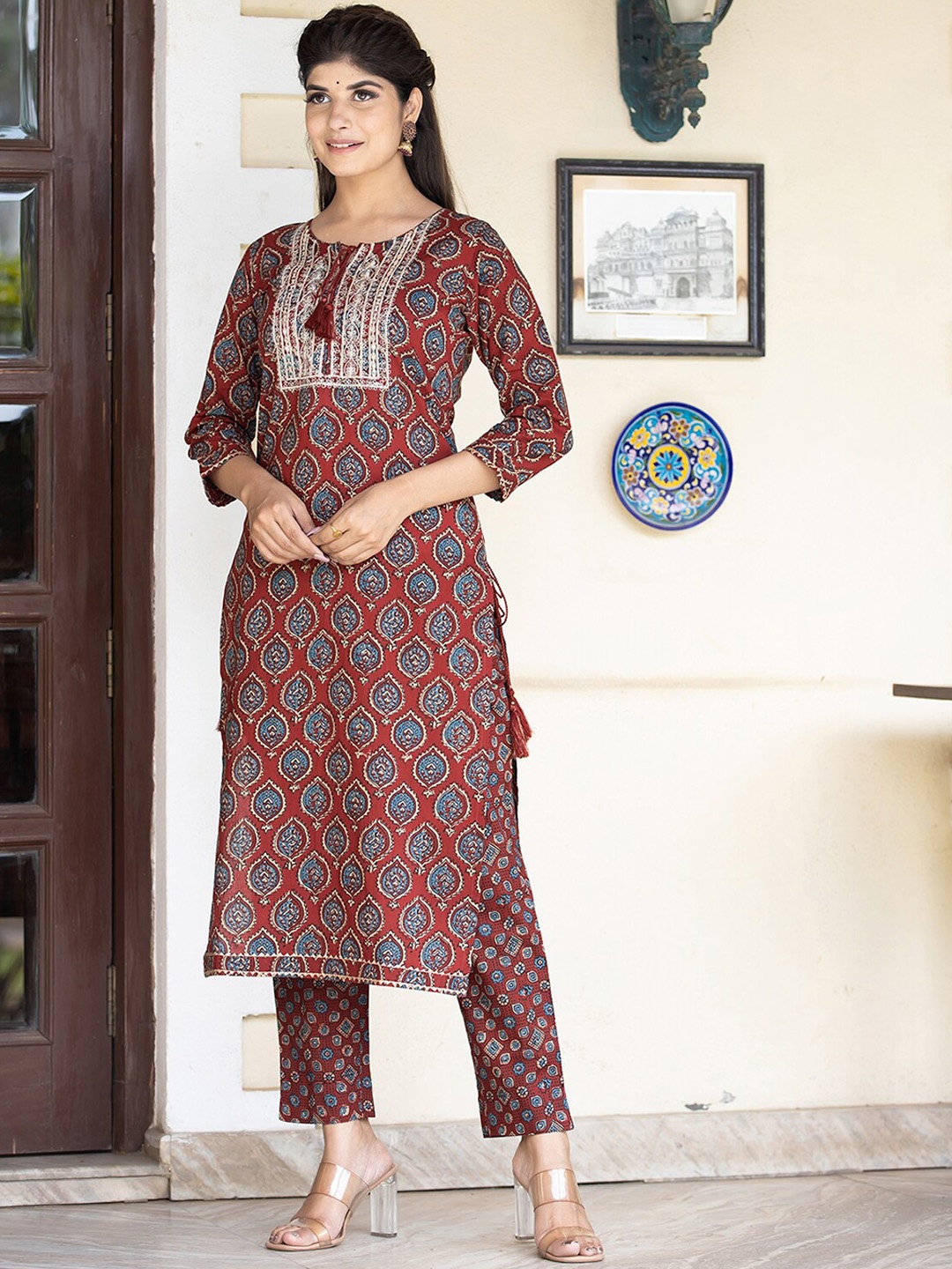 

KAAJH Women Red Ethnic Motifs Printed Pure Cotton Kurti with Trousers