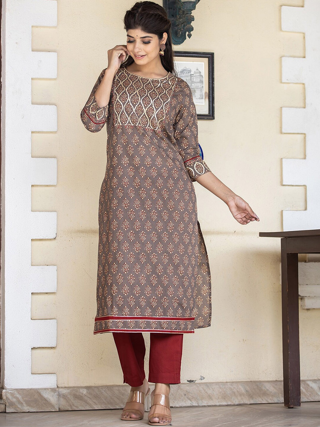 

KAAJH Women Brown Printed Gotta Patti Pure Cotton Kurta with Trousers & With Dupatta