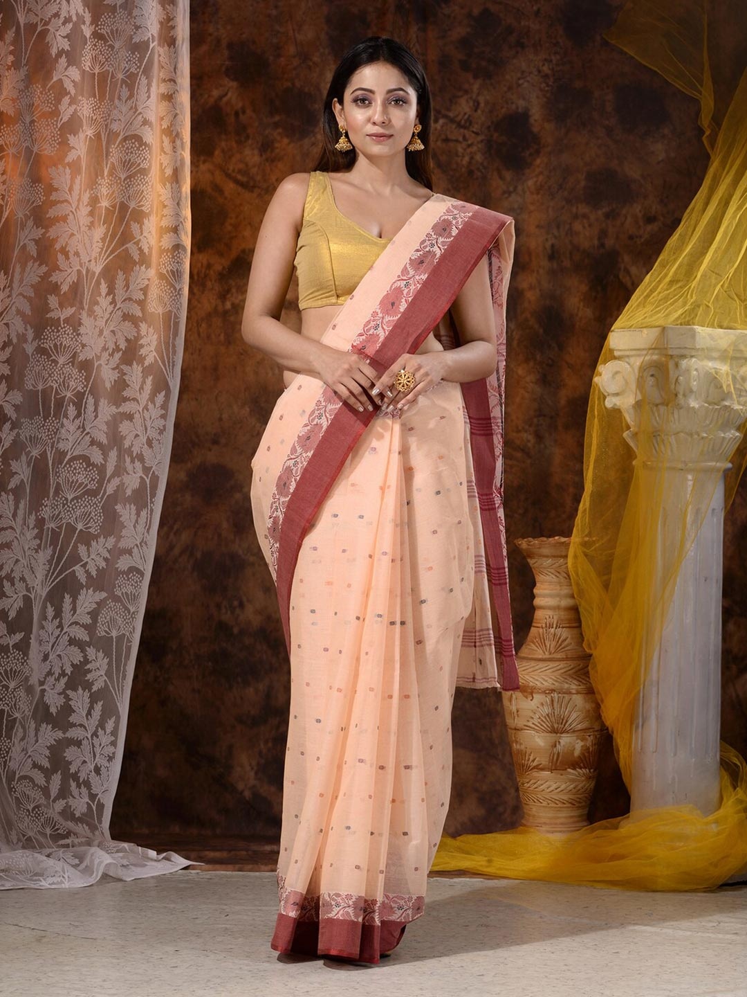 

Mitera Beige & Red Floral Pure Cotton Heavy Work Saree