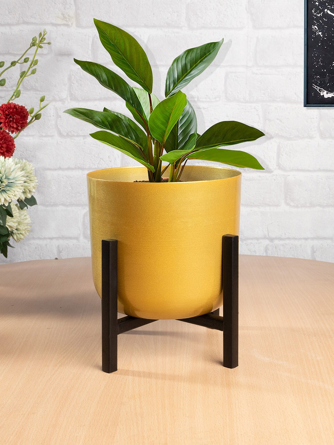 

Homesake Black & Yellow Metal Pot Planter