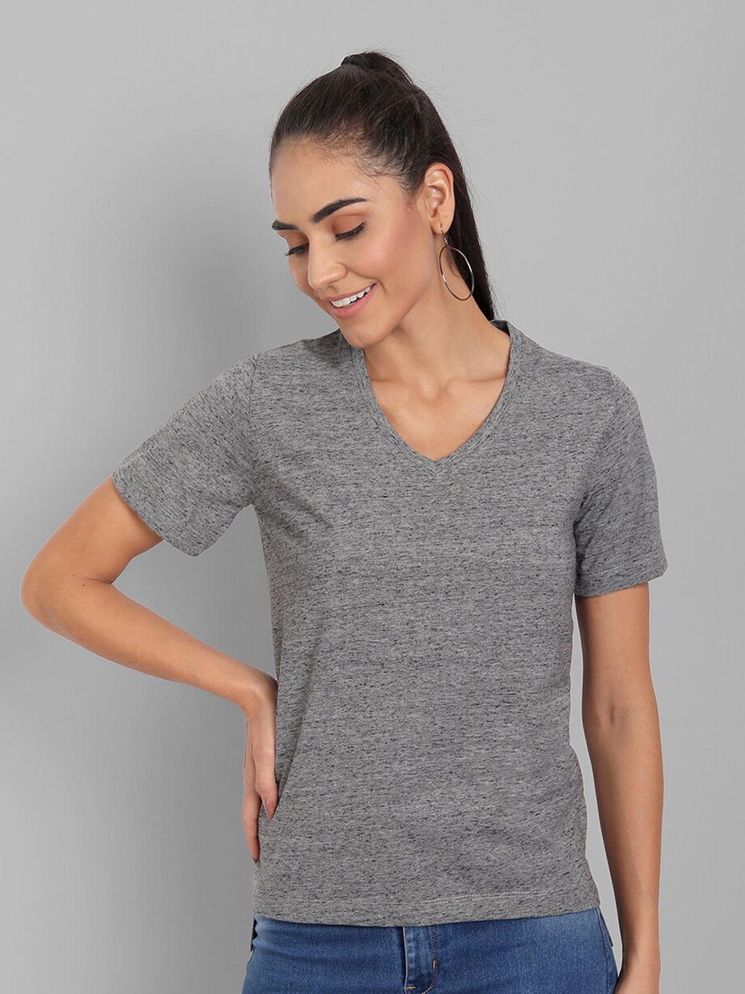 

House of Mool Women Grey Solid V-Neck Regular Fit T-shirt