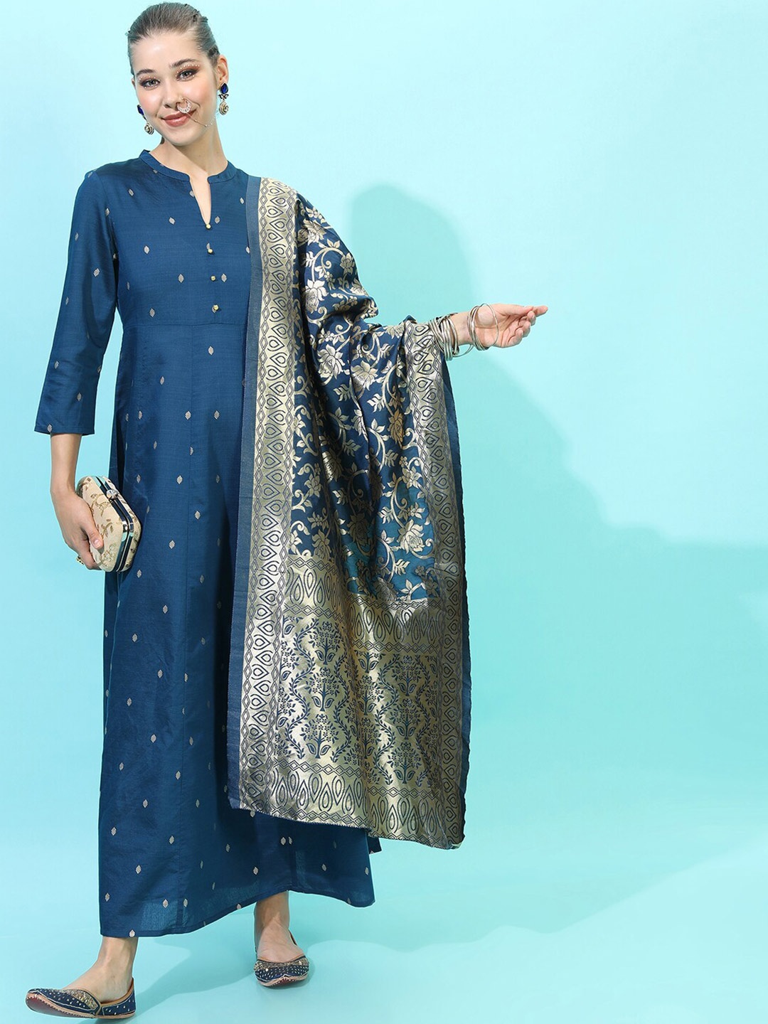 

Vishudh Teal & Gold-Toned Ethnic Motifs Ethnic Maxi Dress