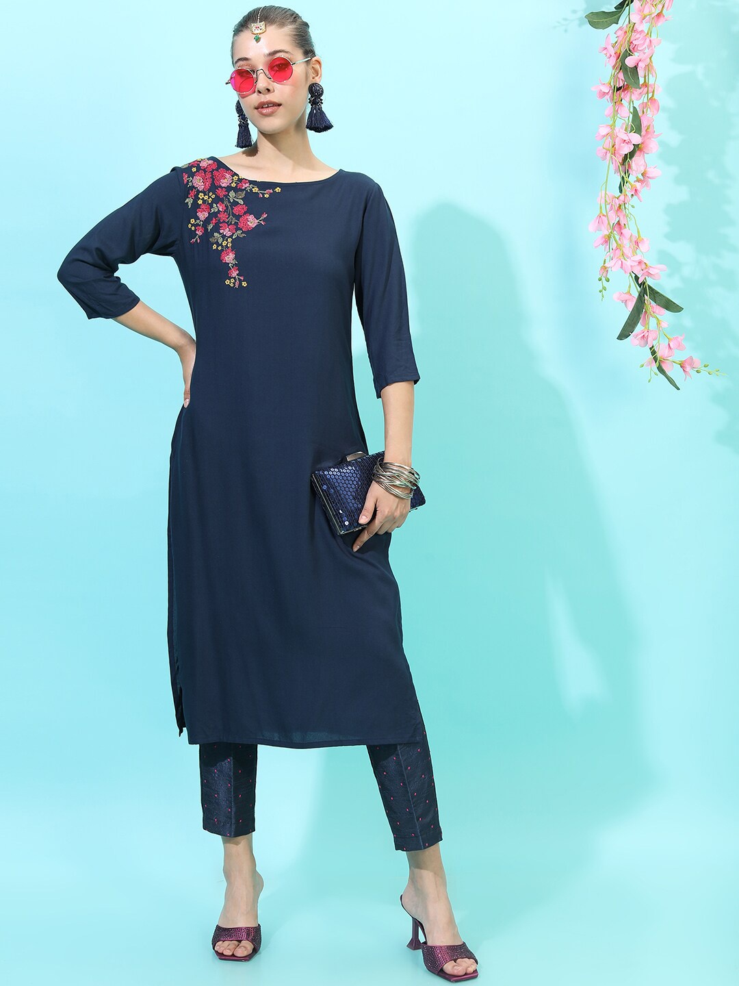 

Vishudh Women Viscose Rayon Kurta, Blue