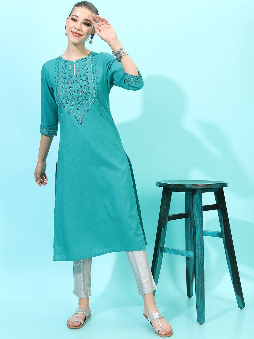 

Vishudh Women Blue Embroidered Keyhole Neck Thread Work Kurta