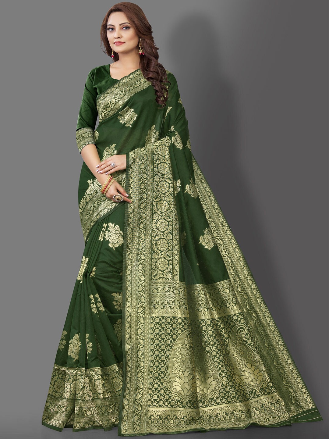 

Wuxi Green & Gold-Toned Woven Design Zari Pure Silk Banarasi Saree