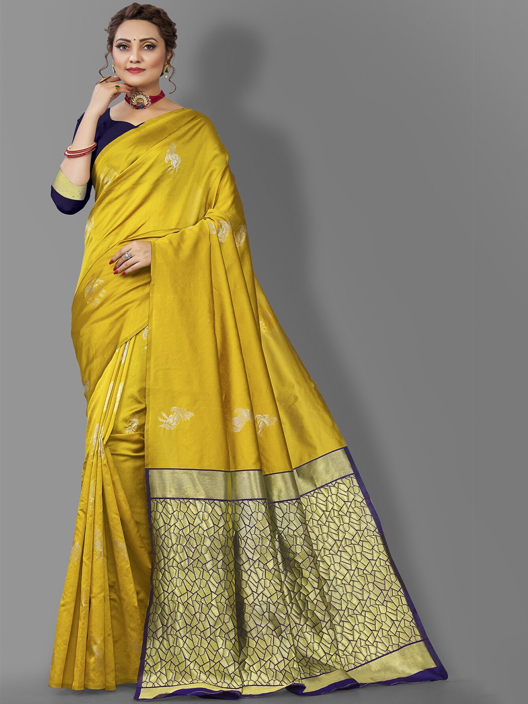 

Wuxi Women Gold-Toned & Green Ethnic Motifs Zari Pure Silk Banarasi Saree