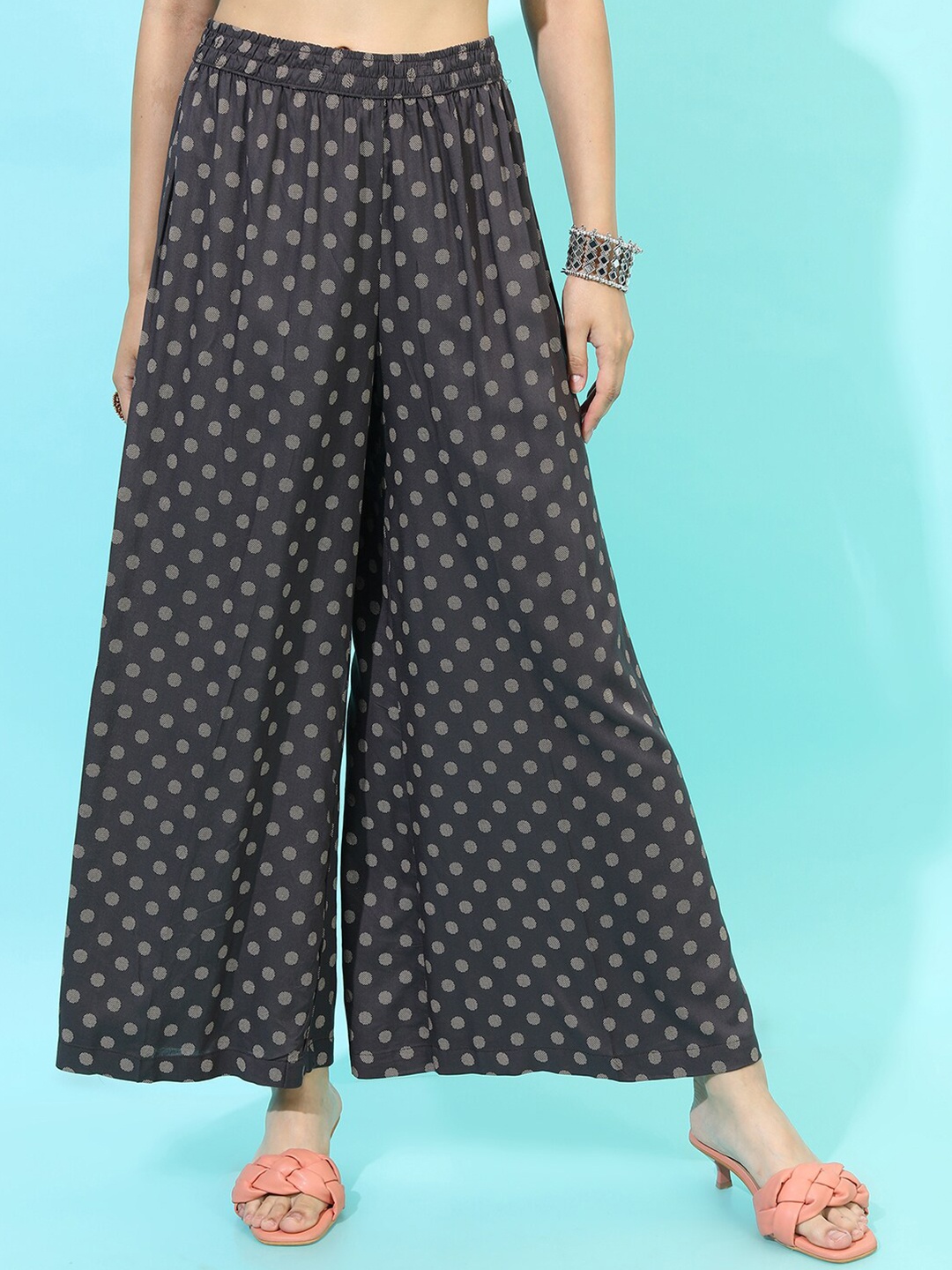 

Vishudh Women Beautiful Grey Geometric Palazzos