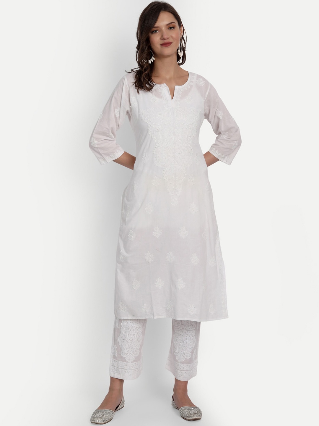 

Indiankala4u Women White Ethnic Motifs Embroidered Chikankari Kurta