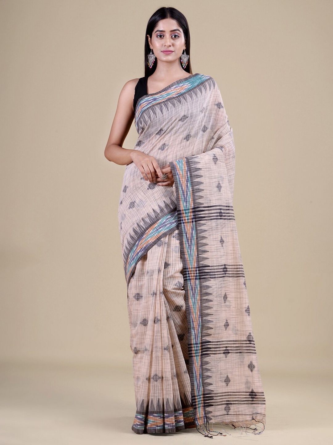 

Laa Calcutta Beige & Black Jute Silk Jamdani Saree