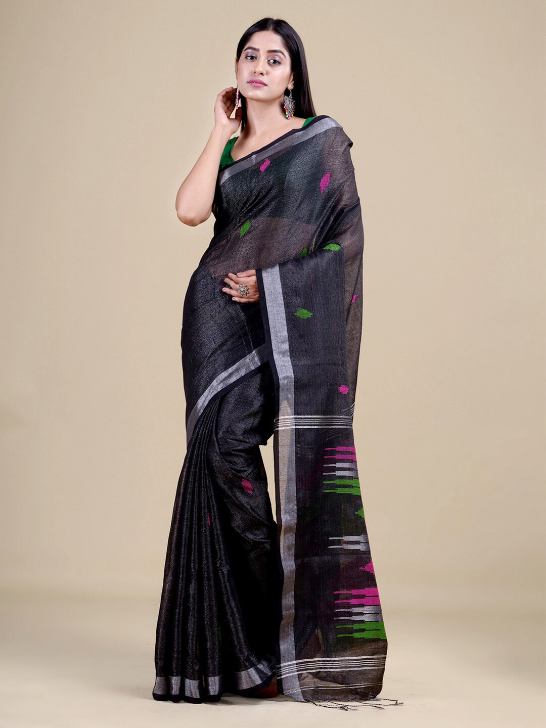 

Laa Calcutta Black & Green Woven Design Jute Silk Jamdani Saree