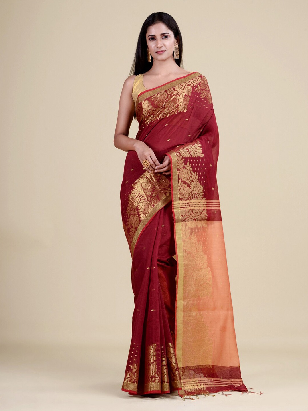 

Laa Calcutta Maroon & Gold-Toned Woven Design Zari Jute Silk Jamdani Saree