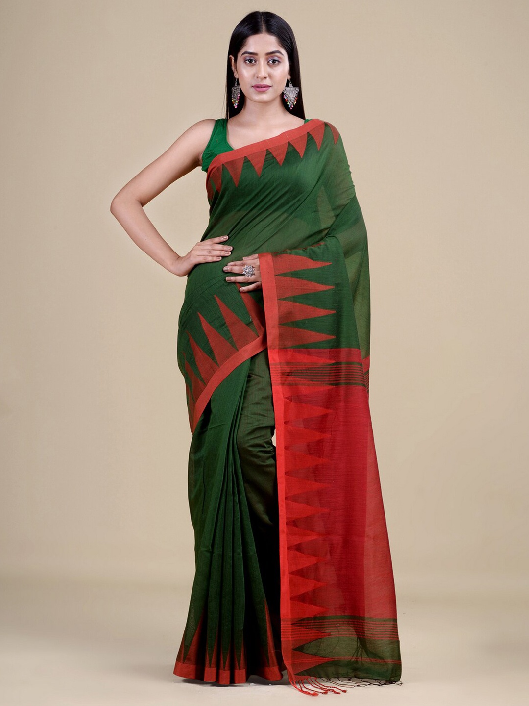 

Laa Calcutta Green & Red Woven Design Zari Jute Silk Jamdani Saree