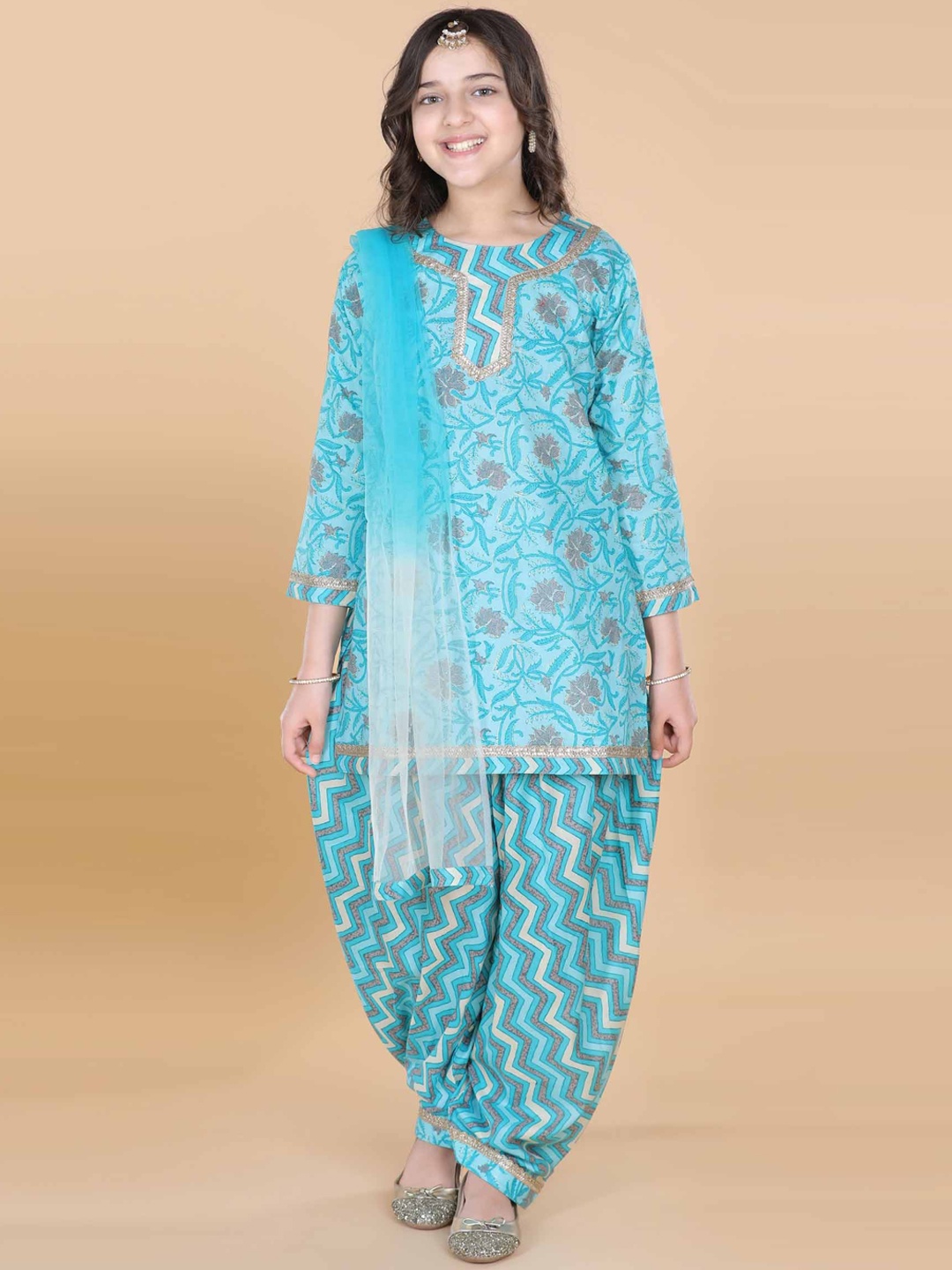 

ADIVA Girls Blue Ethnic Motifs Panelled Gotta Patti Pure Cotton Kurti with Patiala & With Dupatta