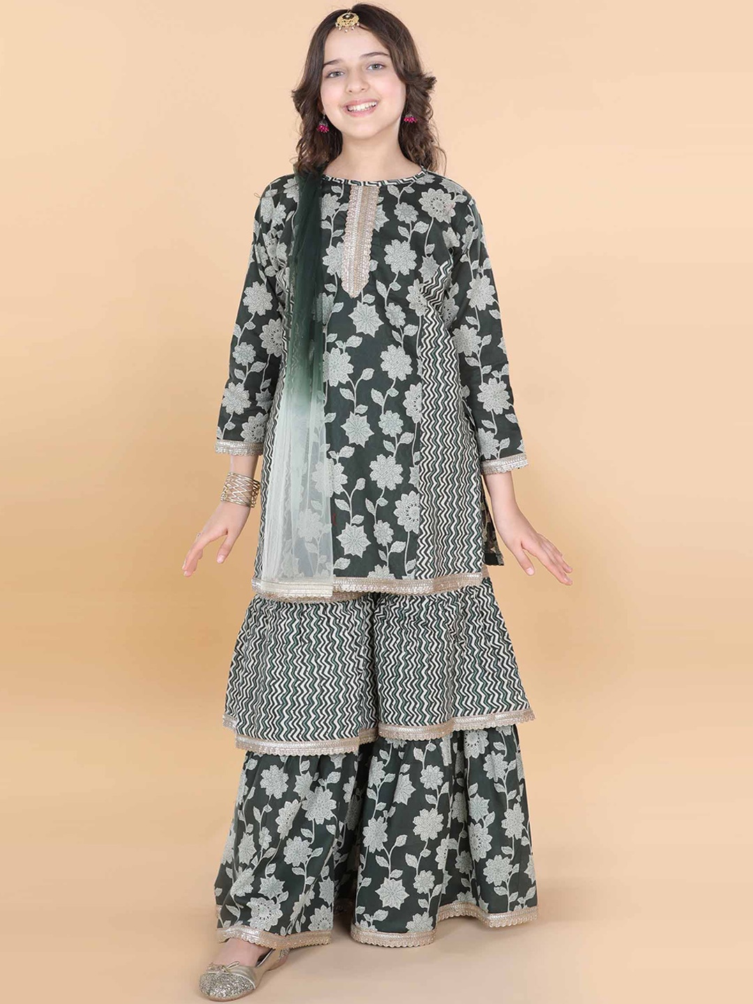 

ADIVA Girls Green Floral Printed Empire Gotta Patti Pure Cotton Top with Sharara & With Dupatta