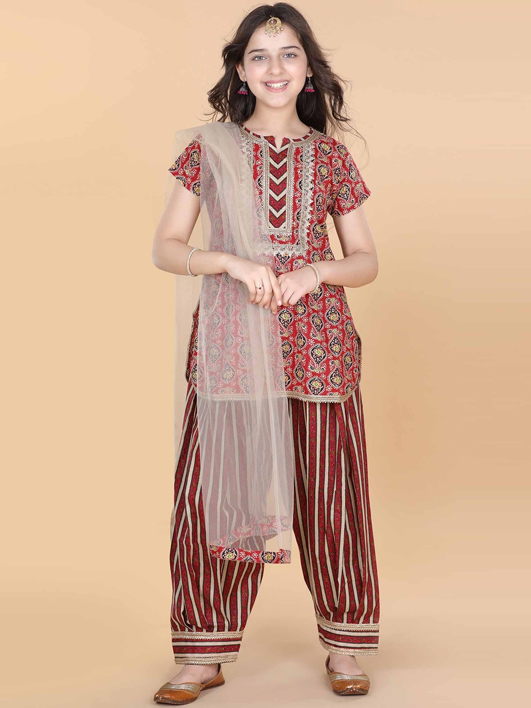 

ADIVA Girls Red Embroidered Gotta Patti Pure Cotton Kurti With Patiala Salwar