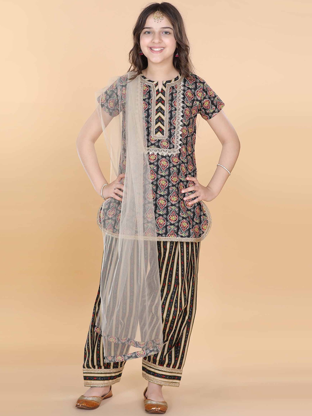 

ADIVA Girls Black Panelled Gotta Patti Pure Cotton Kurti with Salwar & With Dupatta